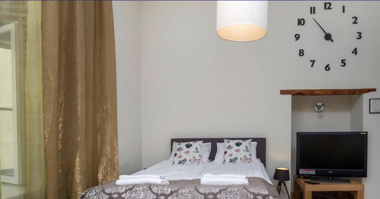 Spacious Studio Apartment In The Heart Of Old Town Tallinn Kültér fotó