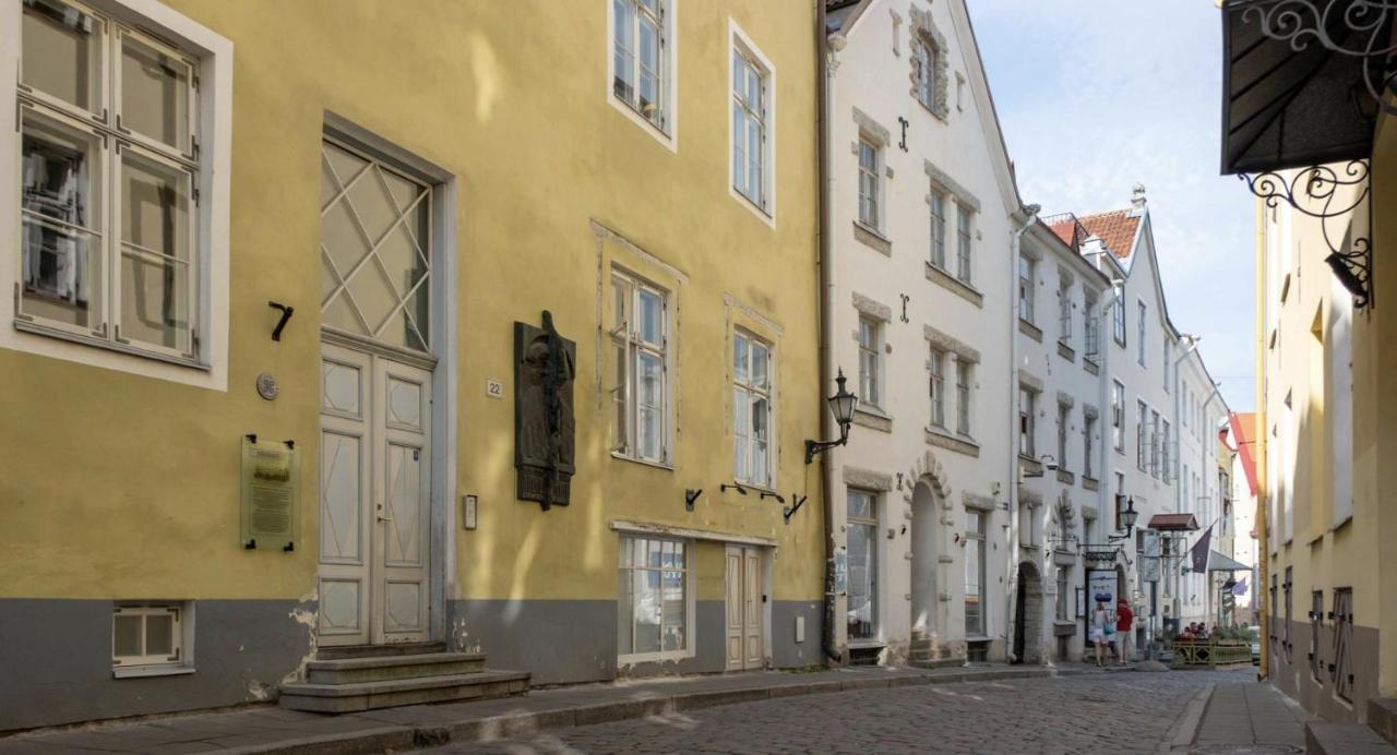 Spacious Studio Apartment In The Heart Of Old Town Tallinn Kültér fotó